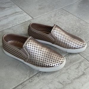 Steve Madden Rose Gold Flats, Size 8.5M